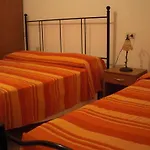 Agriturismo Al Mandorlo Bed & Breakfast *