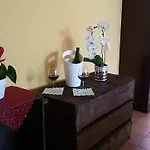 Agriturismo Al Mandorlo Bed & Breakfast *