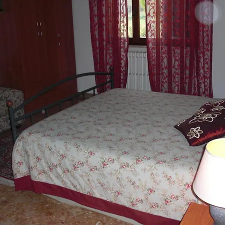 Agriturismo Al Mandorlo Couette-café