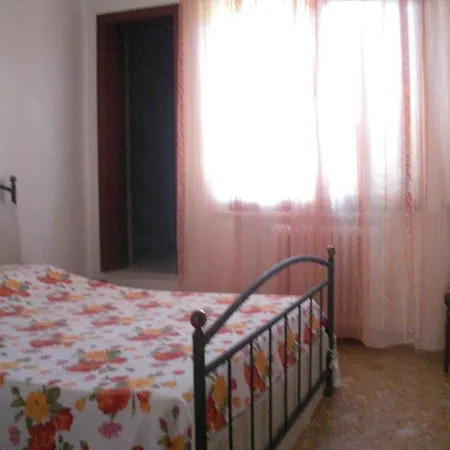 Agriturismo Al Mandorlo Couette-café Serrungarina