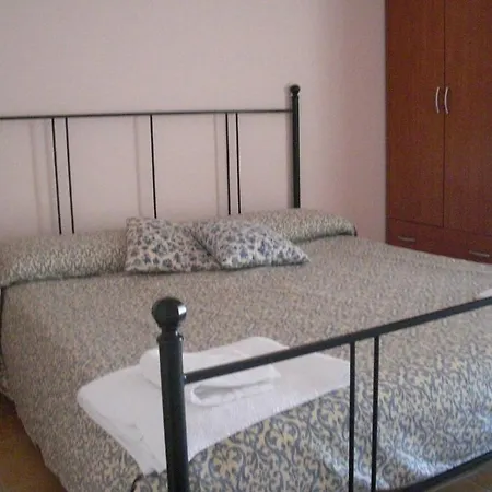 Agriturismo Al Mandorlo Bed & Breakfast Serrungarina