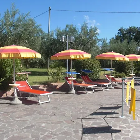 Agriturismo Al Mandorlo Serrungarina