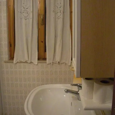 Agriturismo Al Mandorlo * Serrungarina