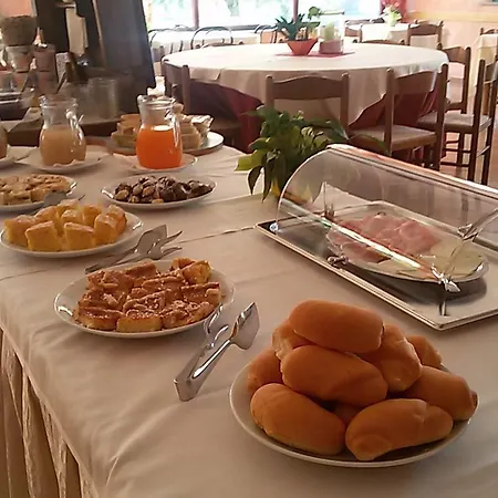 Couette-café Agriturismo Al Mandorlo Serrungarina