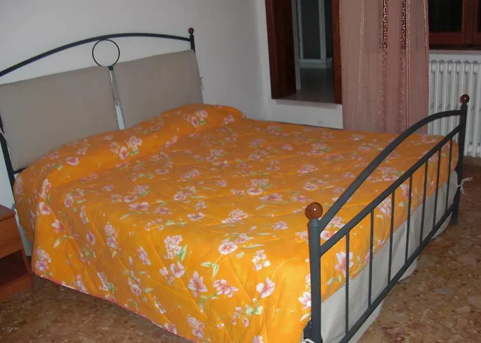 Agriturismo Al Mandorlo Bed & Breakfast Serrungarina