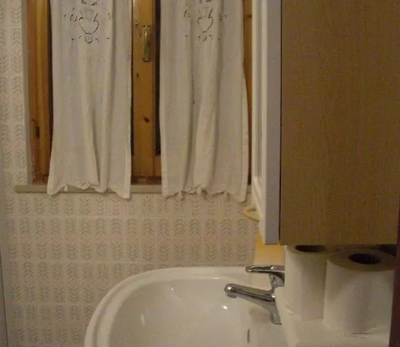 Agriturismo Al Mandorlo * Serrungarina